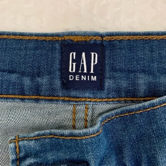 Gap 1969 Best Girlfriend Jeans. Size 31 - Picture 4 of 5